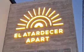 El Atardecer Apart